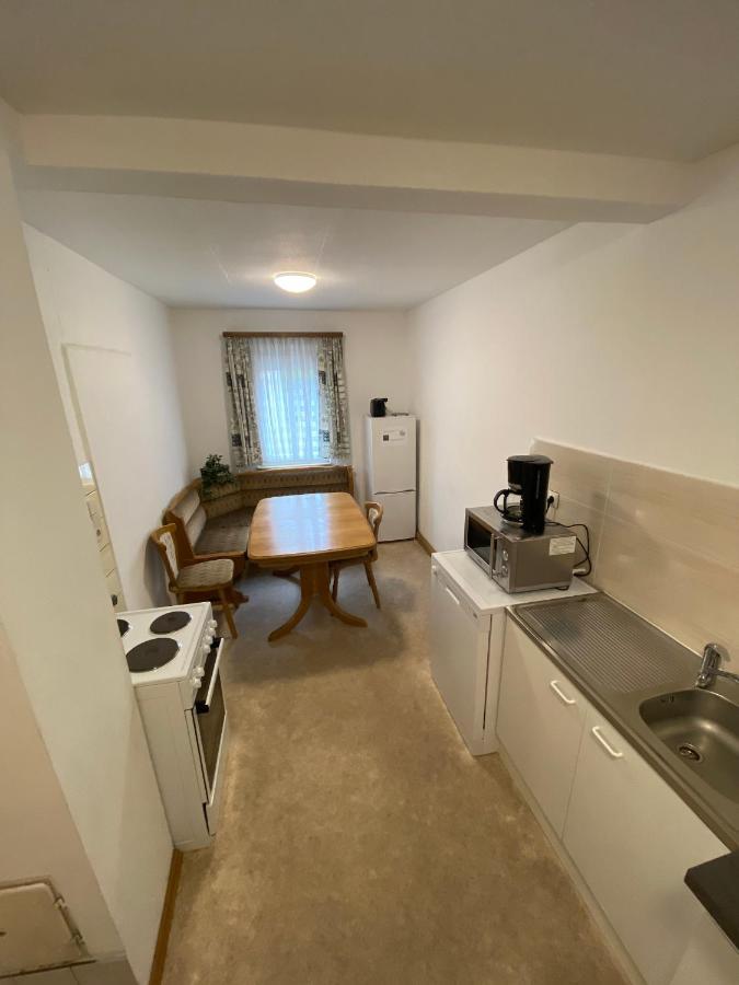 Einfaches Haus Mit Privatzimmern Und Gemeinschaftsraeumen 하일브론 외부 사진