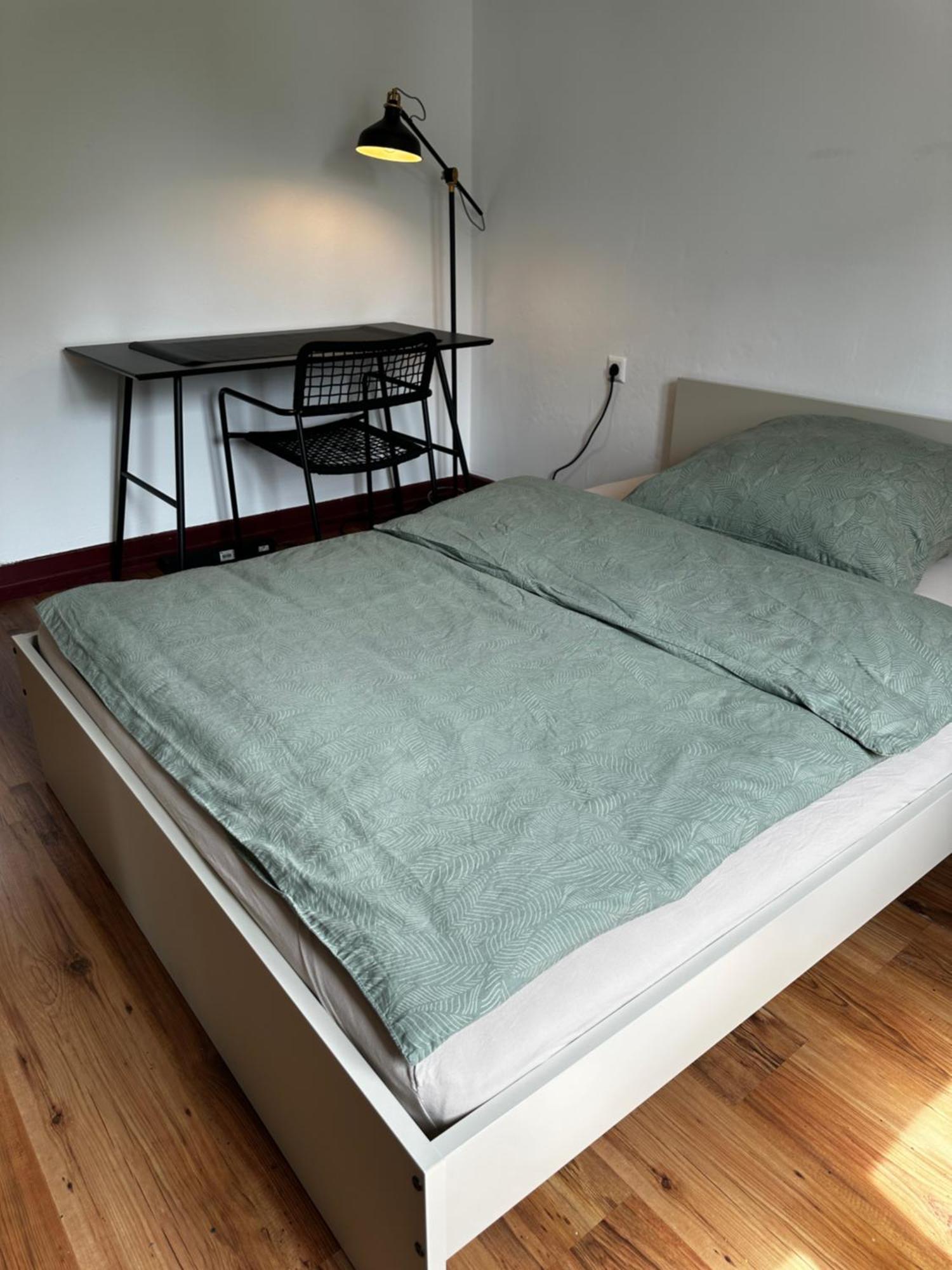 Einfaches Haus Mit Privatzimmern Und Gemeinschaftsraeumen 하일브론 외부 사진